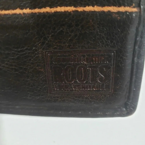 Roots Dark Brown Small Trifold Mens Leather  Wallet. - Picture 2 of 8